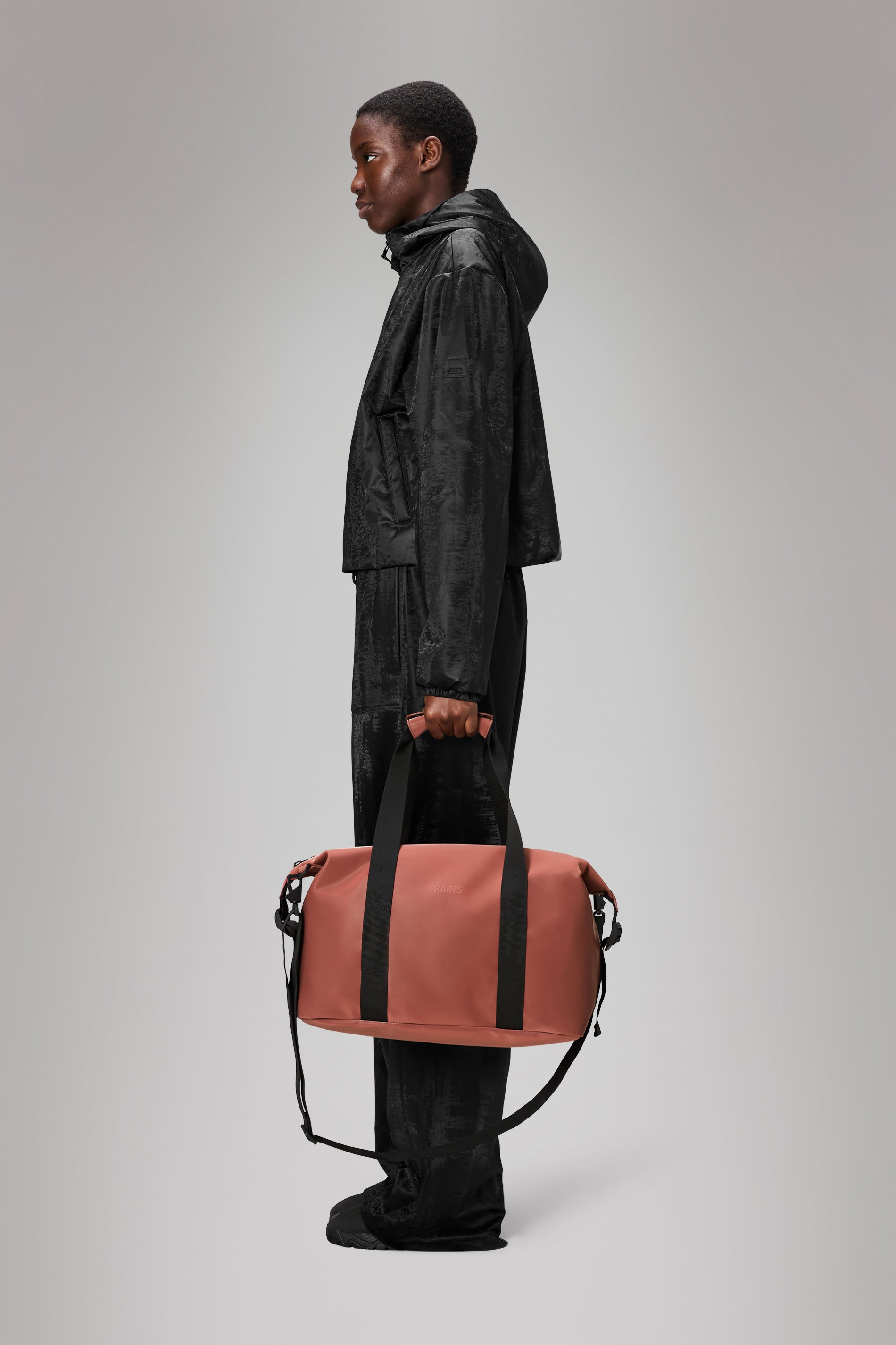 RAINS Hilo Weekend Bag Small Honor 18L H33 x D19 x W40 cm Weekender