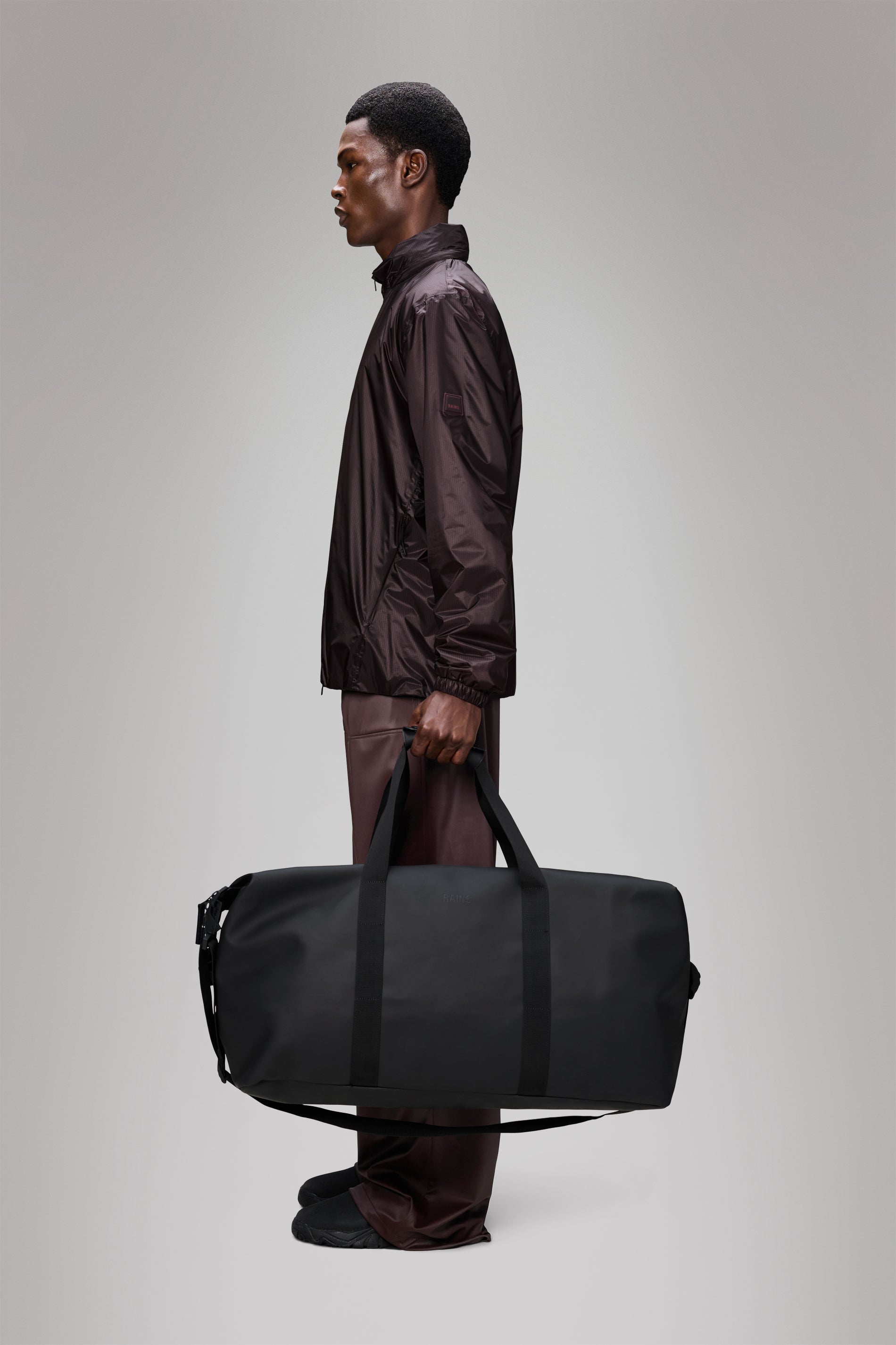 RAINS Hilo Weekend Bag Large Black 47L H40 x D27 x W70 cm Weekender