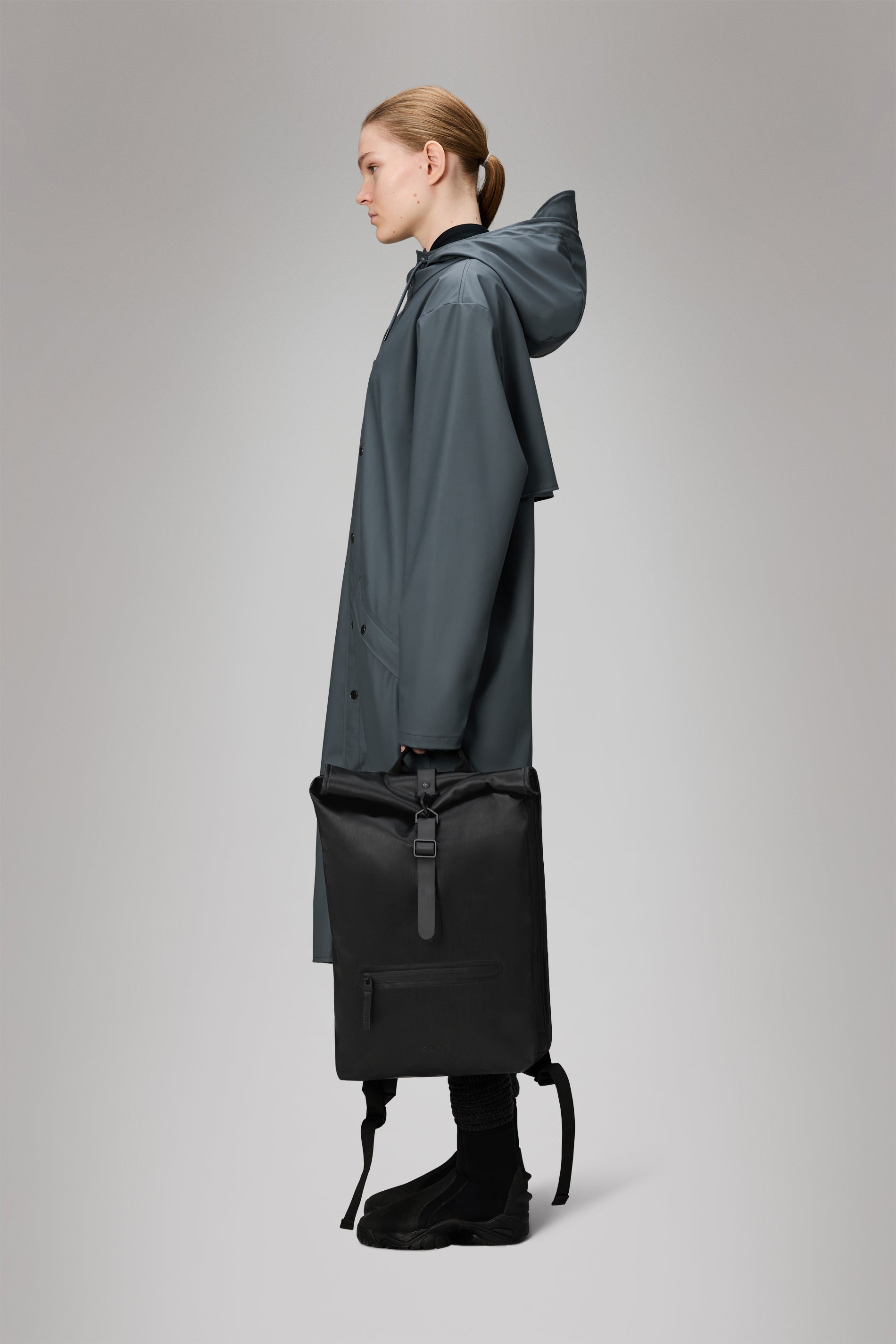 RAINS Rolltop Rucksack Black Grain Backpack