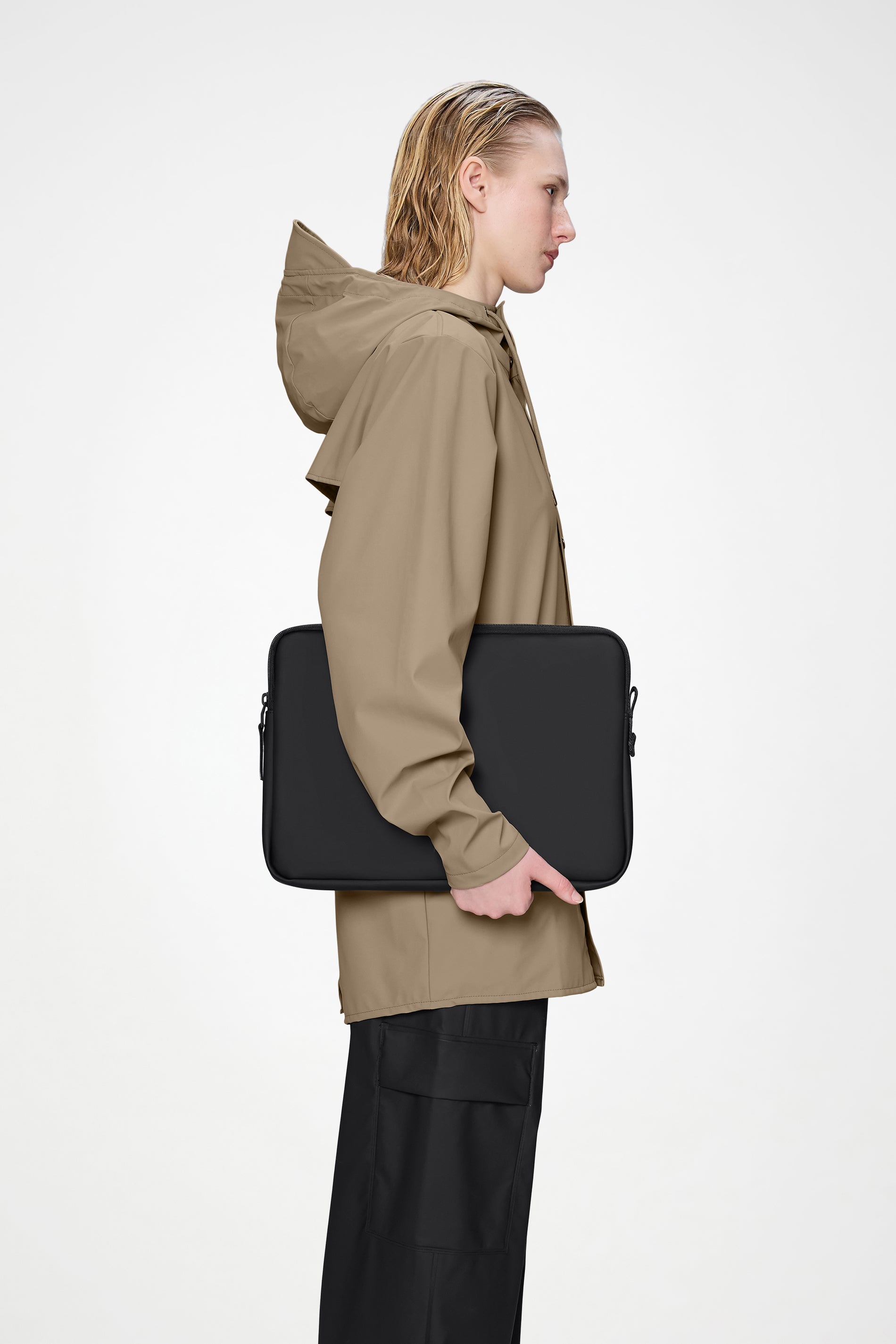 RAINS Trail Laptop Case 15″/16″ Black 2.60L H27 x D2.50 x W38 cm Laptop Case