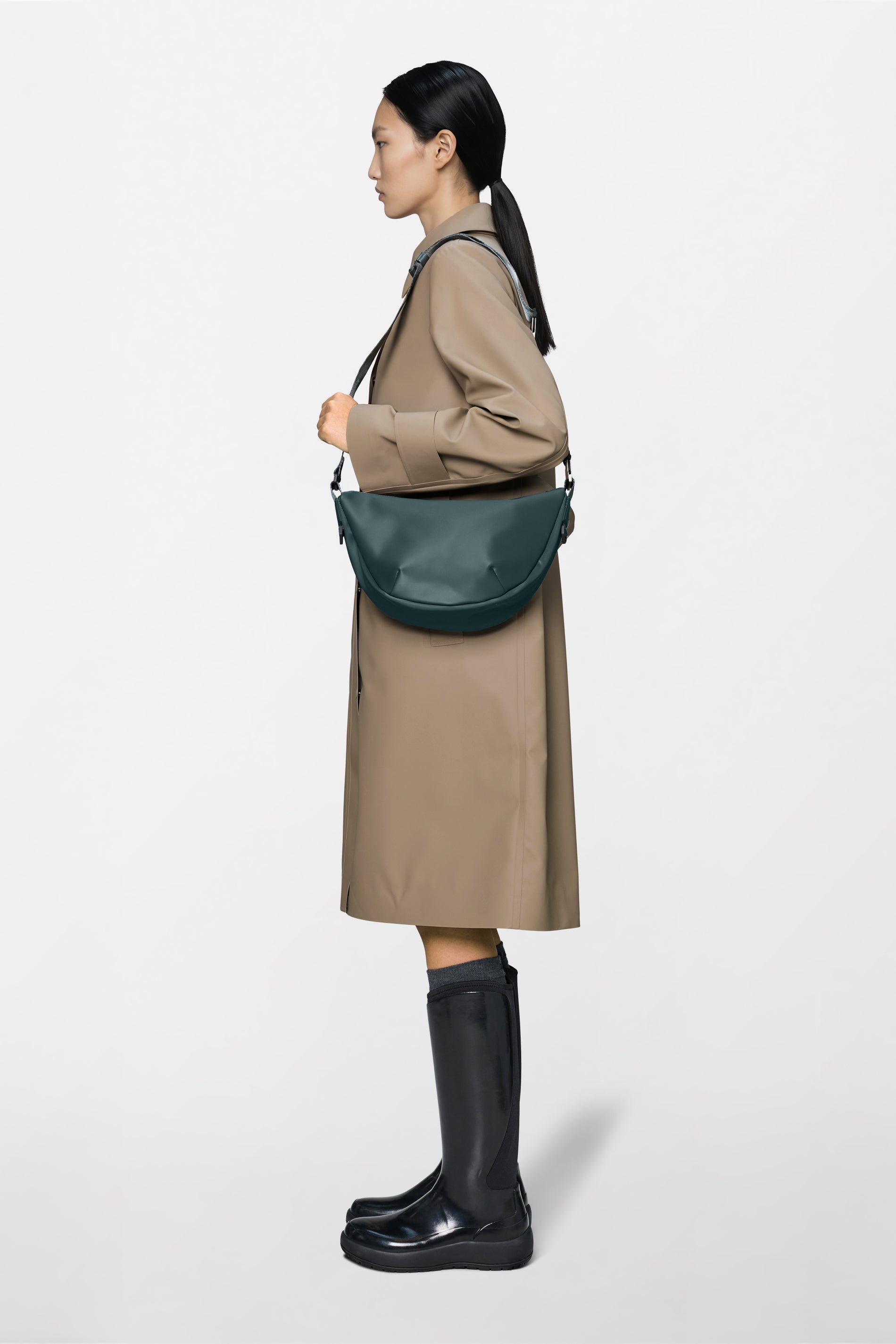 RAINS Valera Shoulder Bag Mystique 7.70L H22 x D10 x W35 cm Crossbody