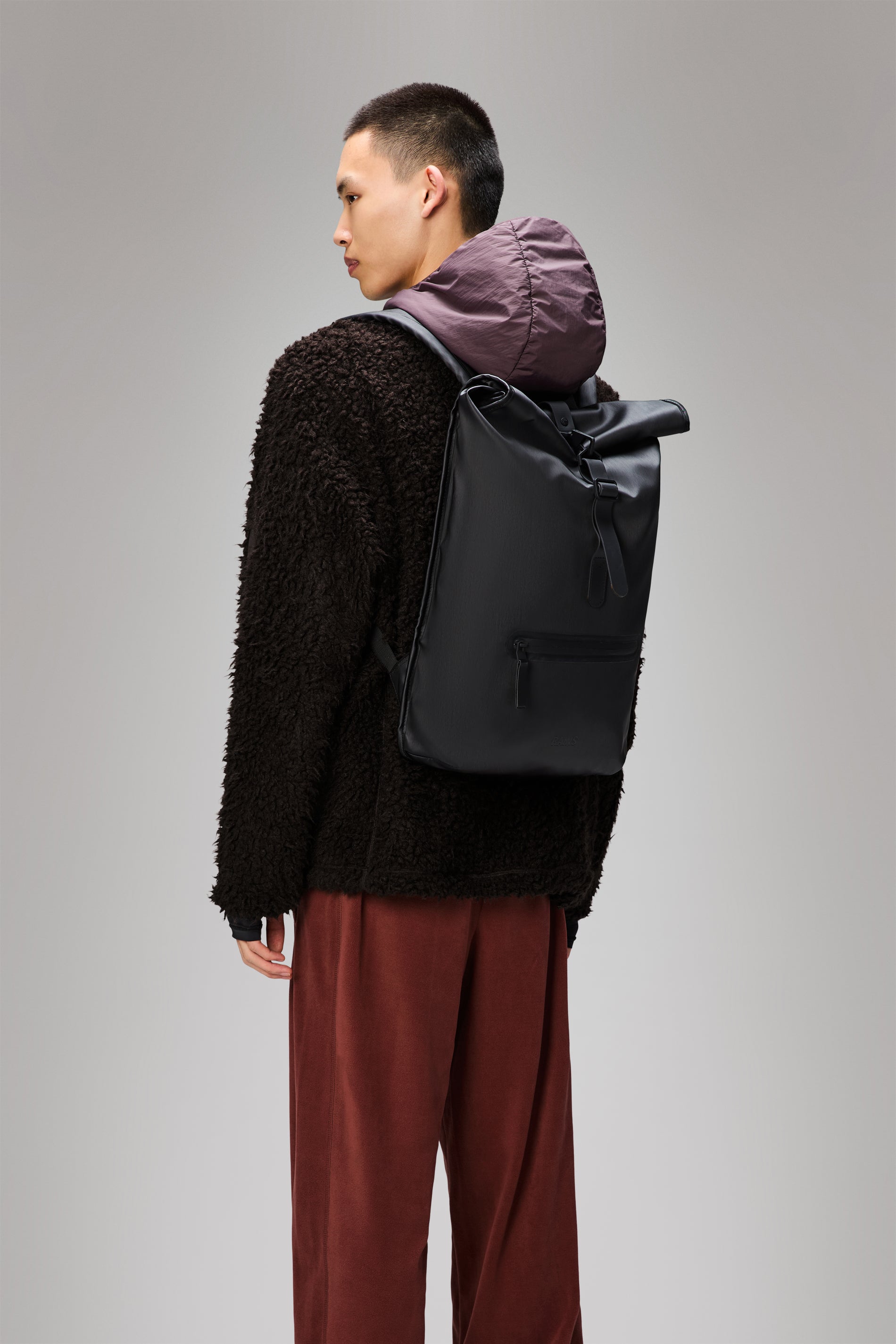 RAINS Rolltop Rucksack Black Grain Backpack