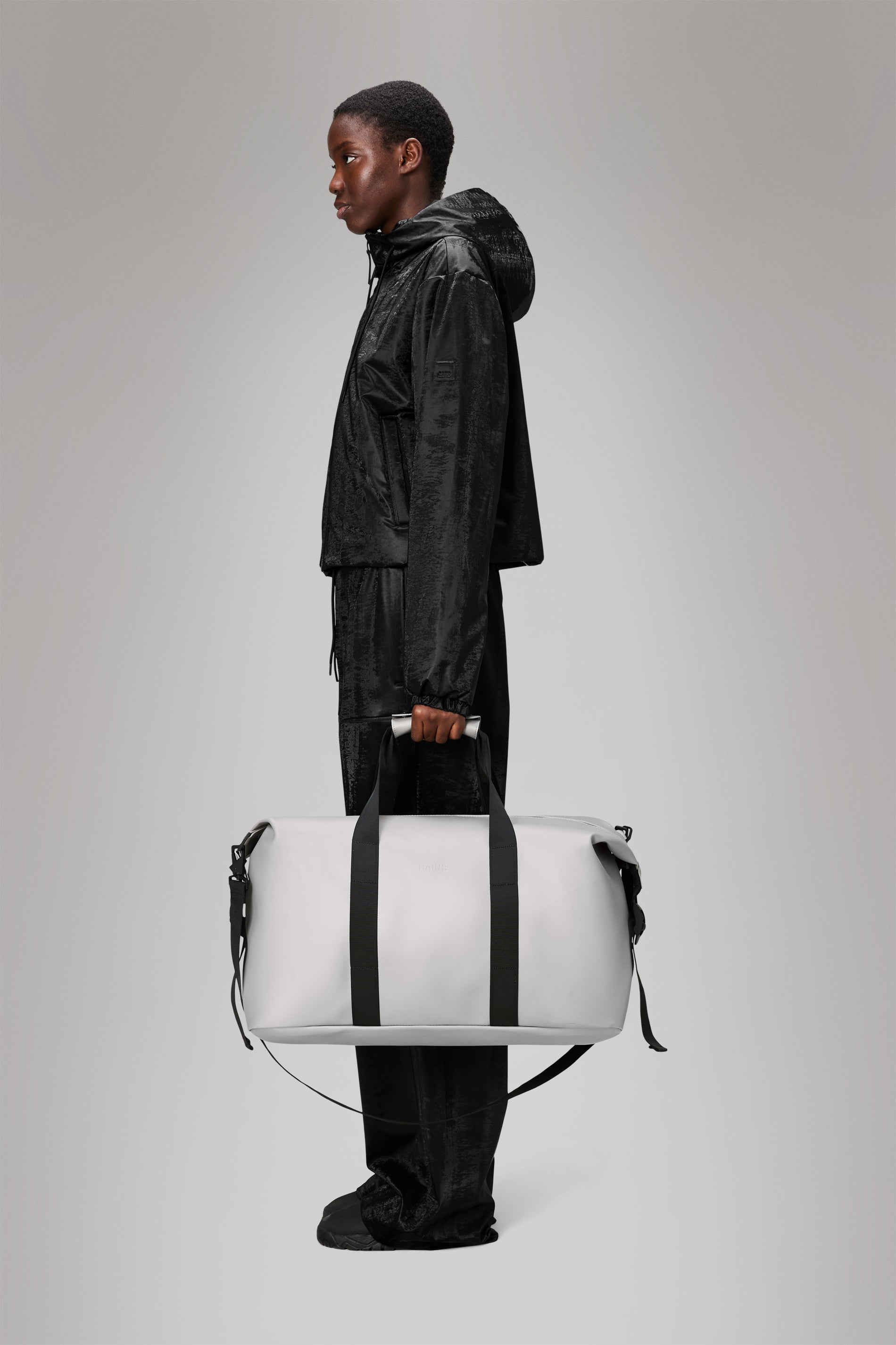 RAINS Hilo Weekend Bag Nimbus 36L H35 x D26 x W62 cm Weekender