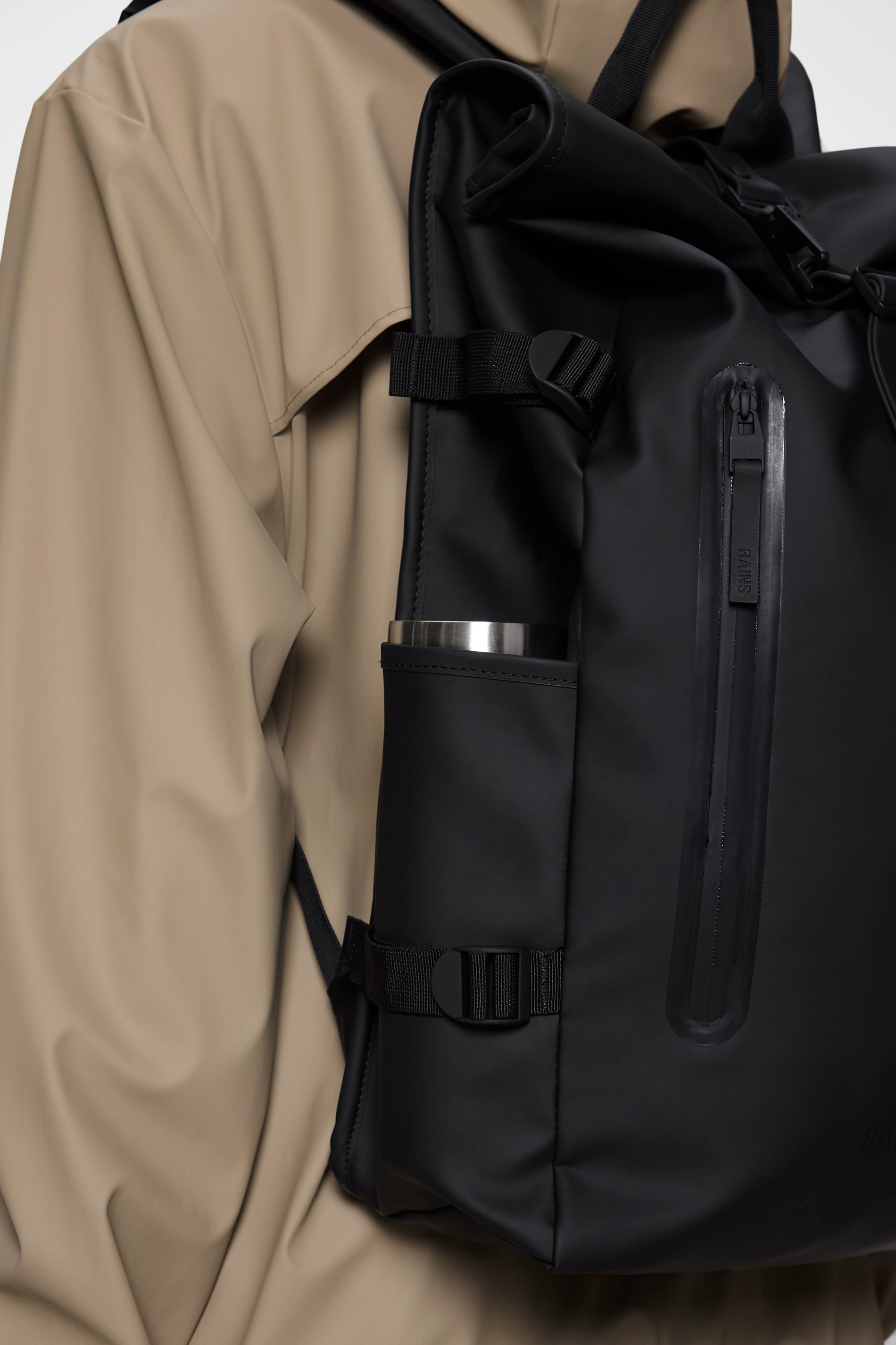 RAINS Rolltop Rucksack Large Black 23L H63 x D14 x W32 cm Backpack