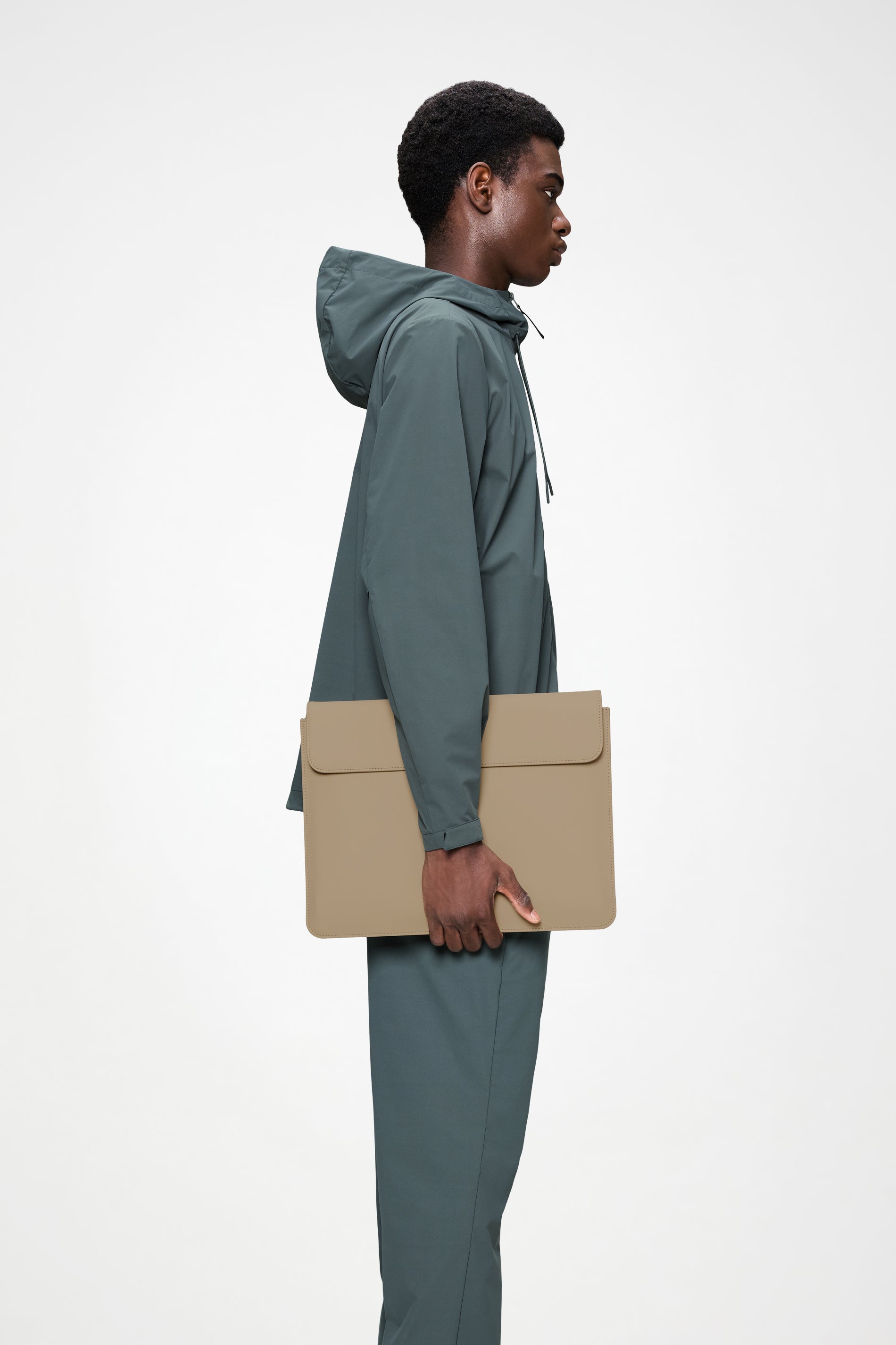 RAINS Laptop Portfolio 15″/16″ Beige 0.60L H30 x D0 x W40 cm Laptop Case