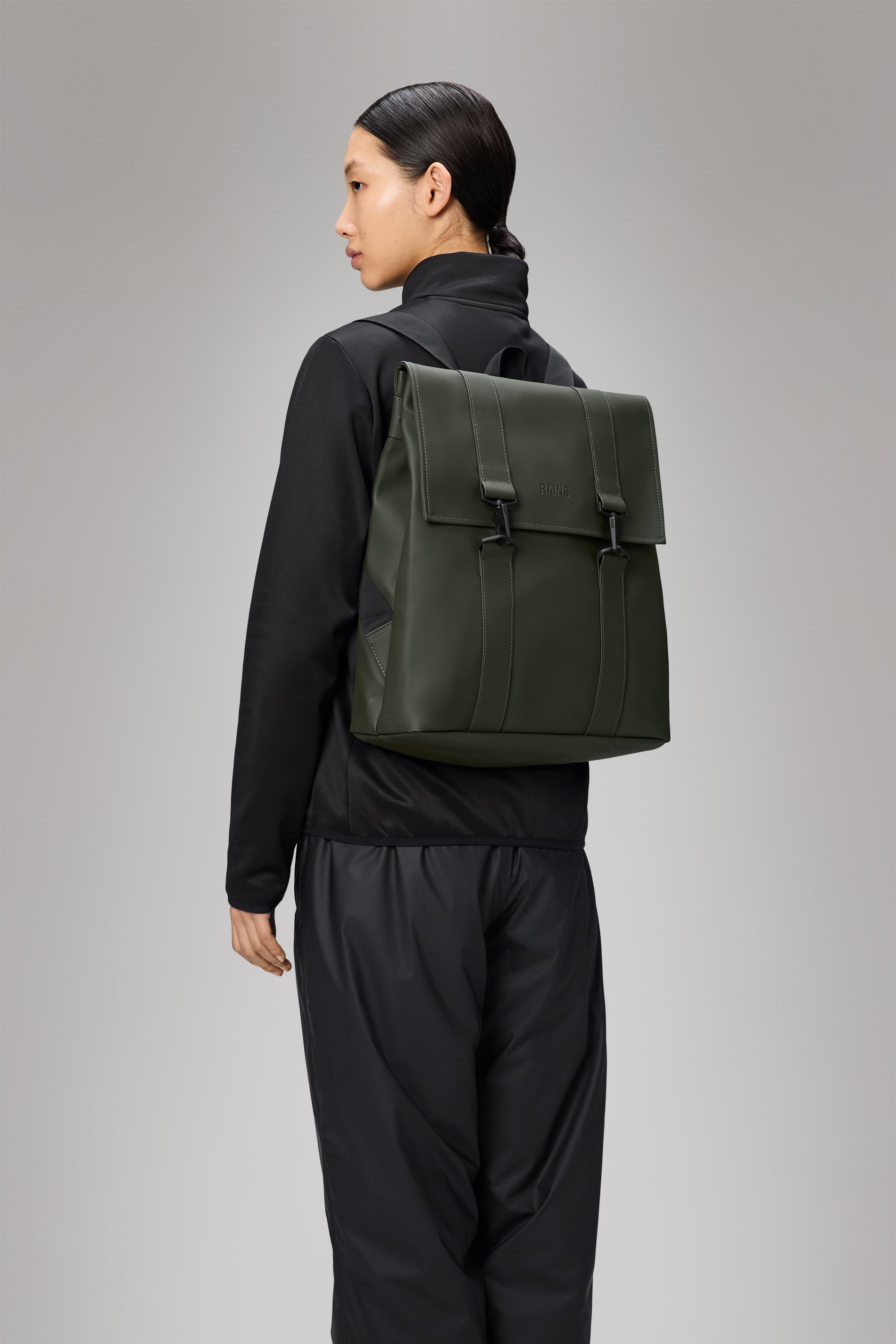 RAINS MSN Bag Green 21L H40 x D14 x W35 cm Backpack
