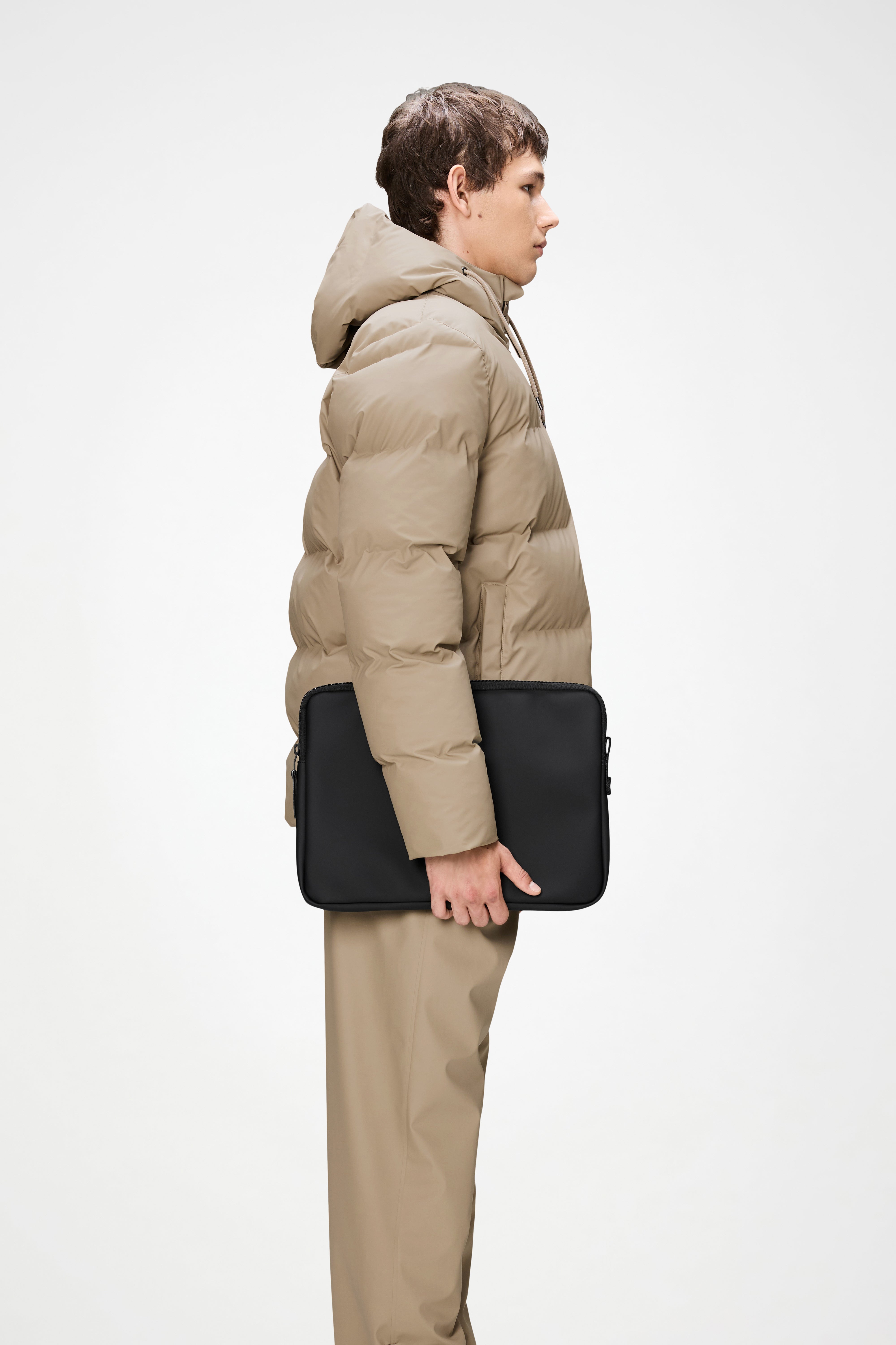 RAINS Trail Laptop Case 15″/16″ Black 2.60L H27 x D2.50 x W38 cm Laptop Case