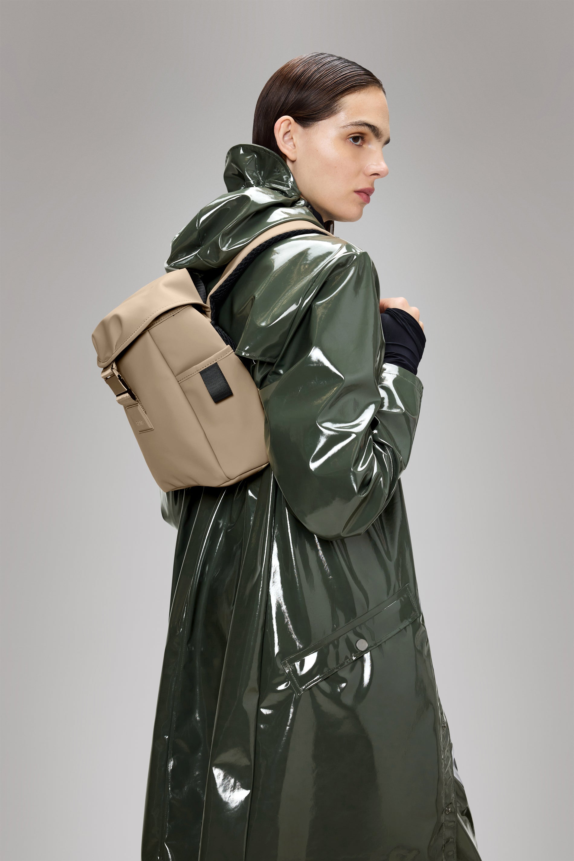 RAINS Valera Bucket Backpack Mini Beige Backpack