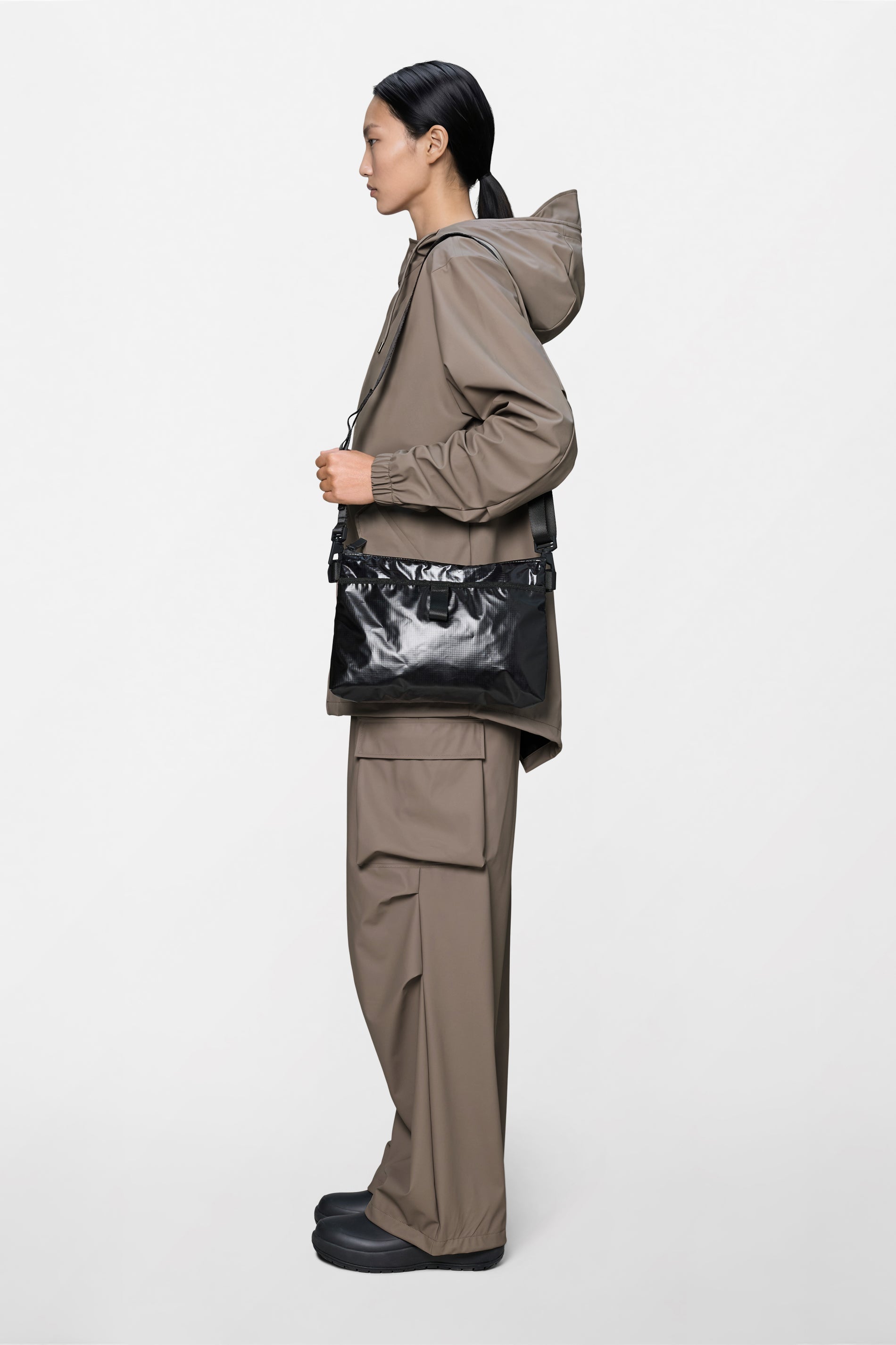 RAINS Sibu Musette Bag Black 2.60L H21 x D3.50 x W30 cm Crossbody