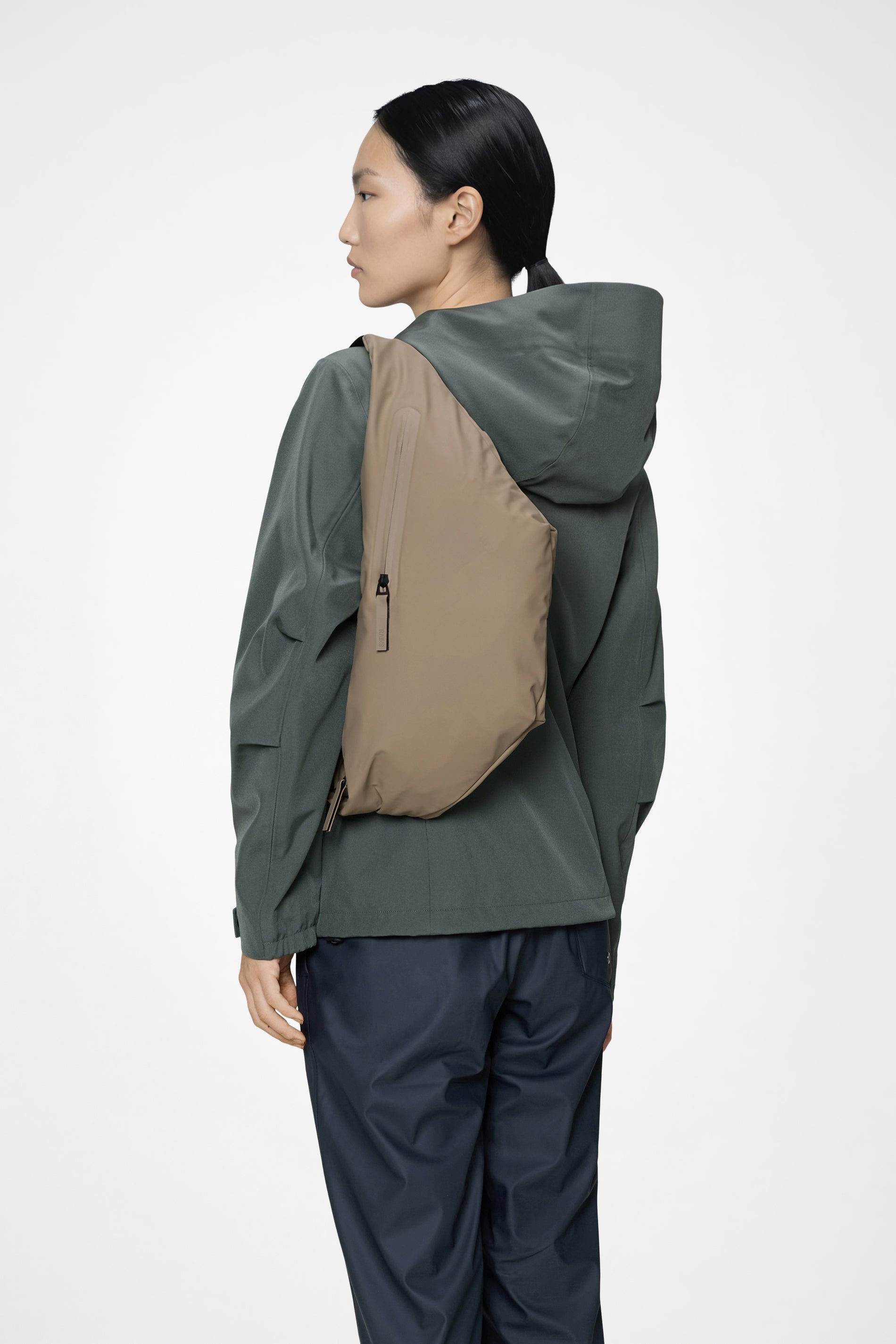 RAINS Dash Bum Bag Beige 5L H22 x D4.50 x W64 cm Bum bag