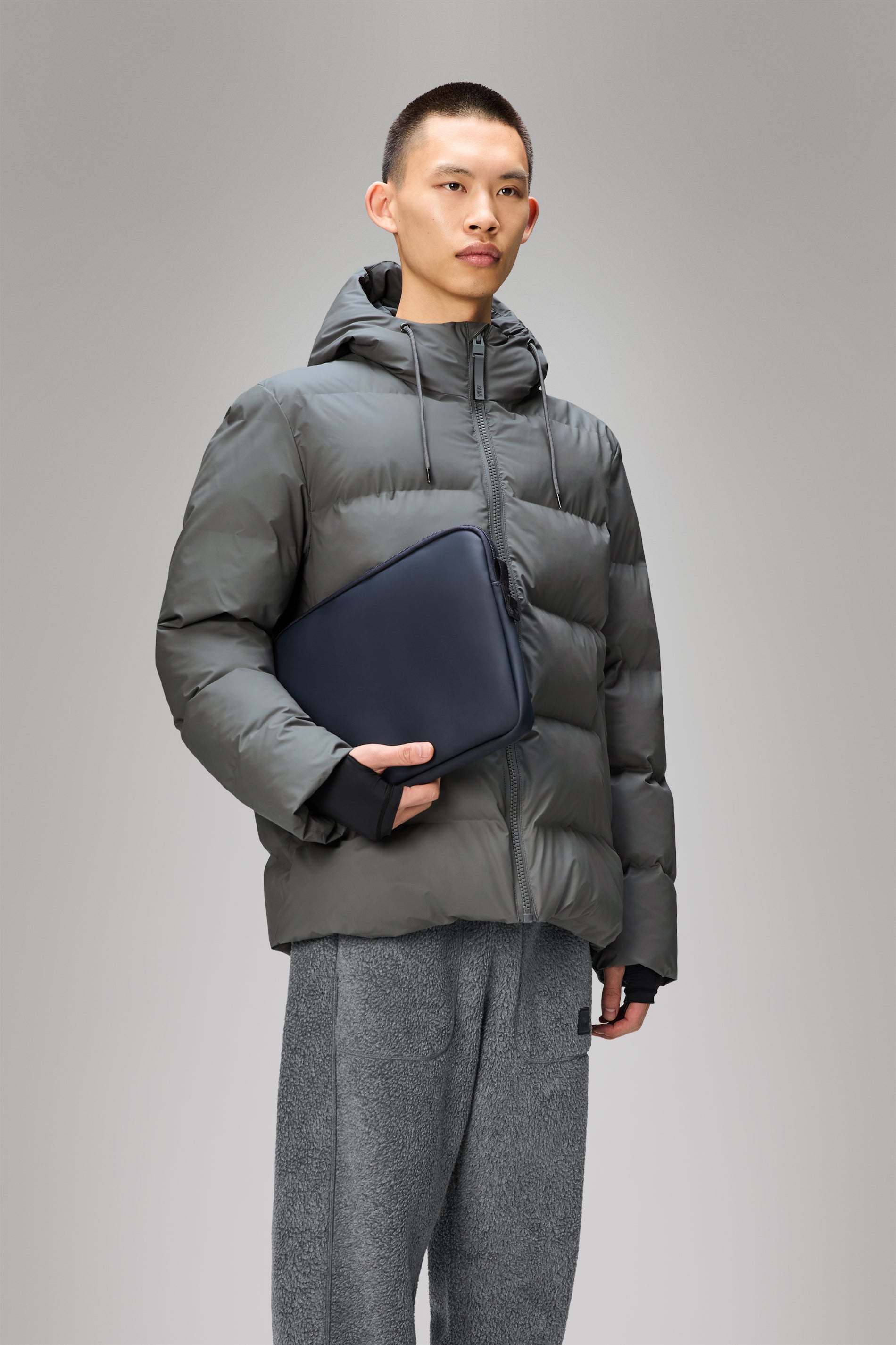 RAINS Trail Laptop Case 13″/14″ Navy 2.20L H25 x D2.50 x W35 cm Laptop Case