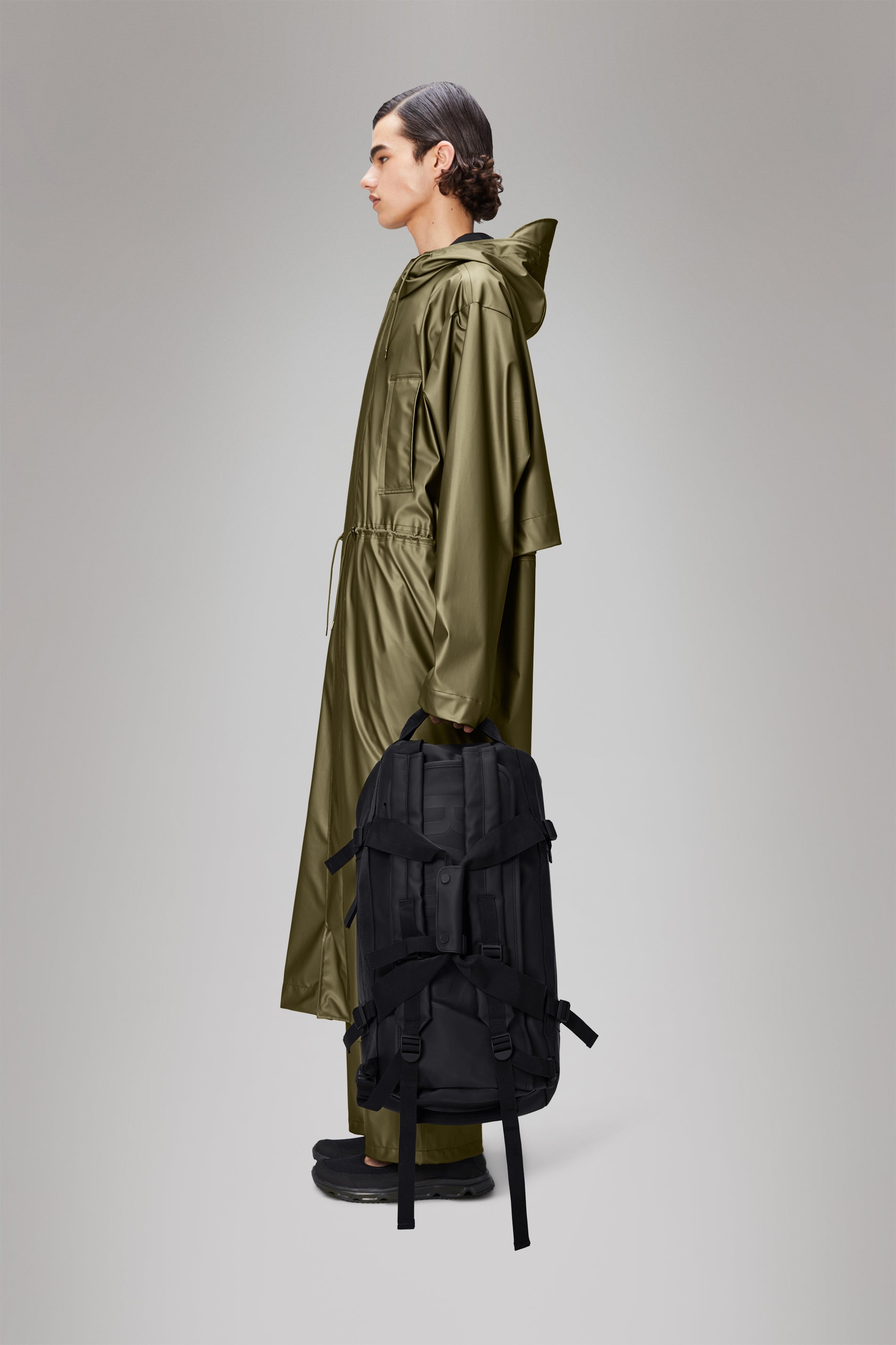 RAINS Duffel Bag Small In Drift - Wasserdichte Reisetasche, Modernes Design, Mit Tragegurten