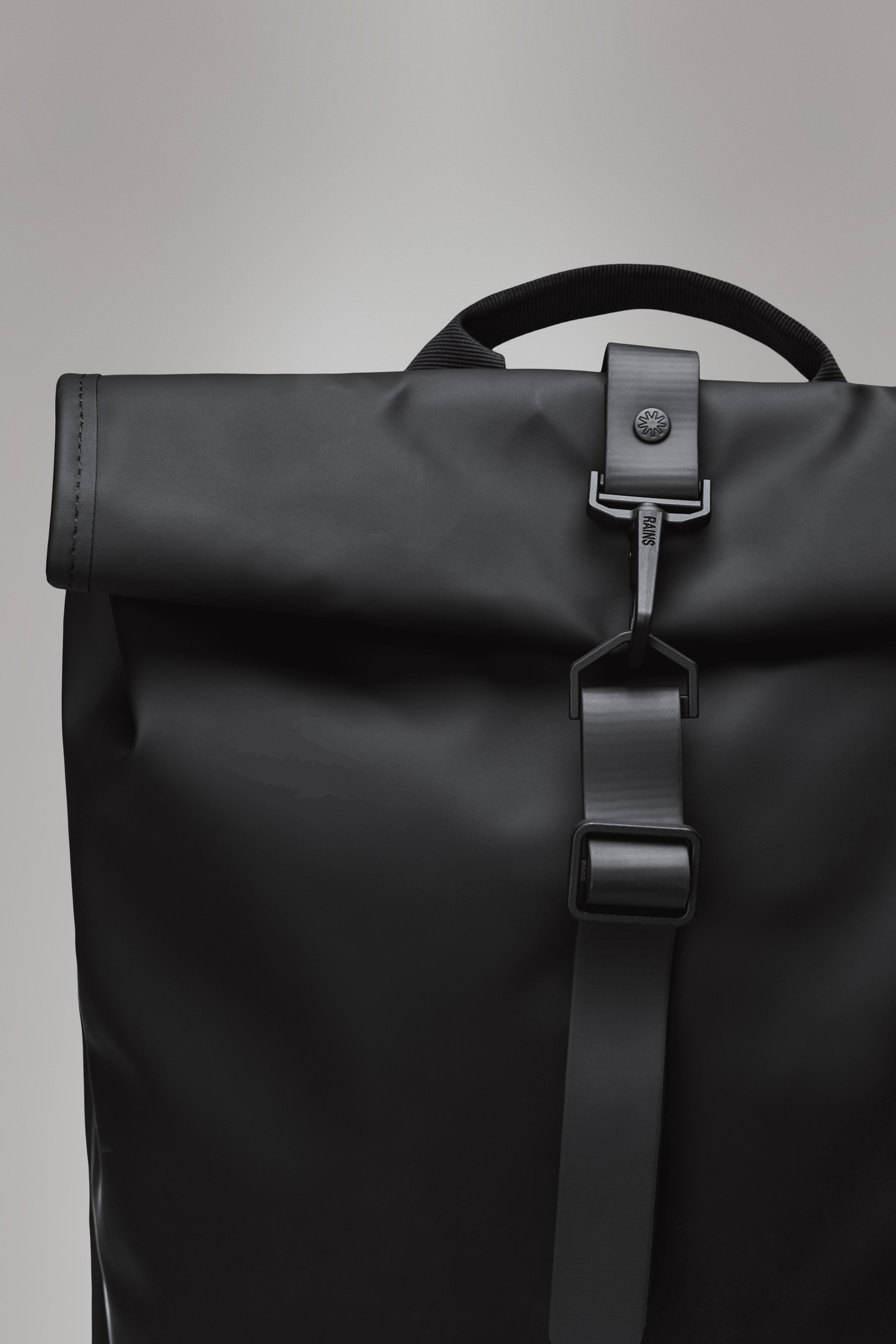 RAINS Rolltop Rucksack Grey 17L H60 x D11 x W32 cm Backpack