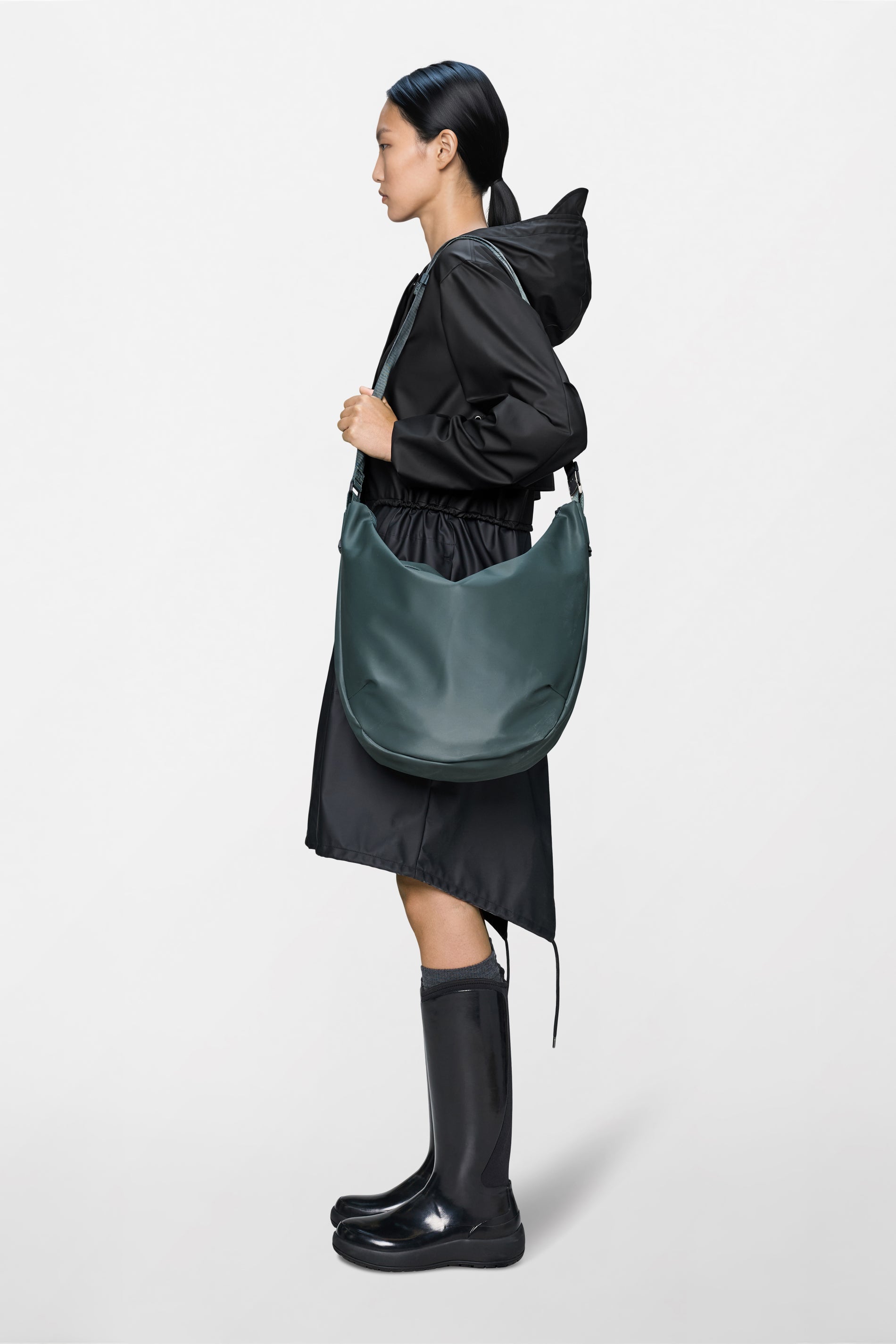 RAINS Valera Shoulder Bag Large Mystique 22L H40 x D13 x W54 cm Crossbody