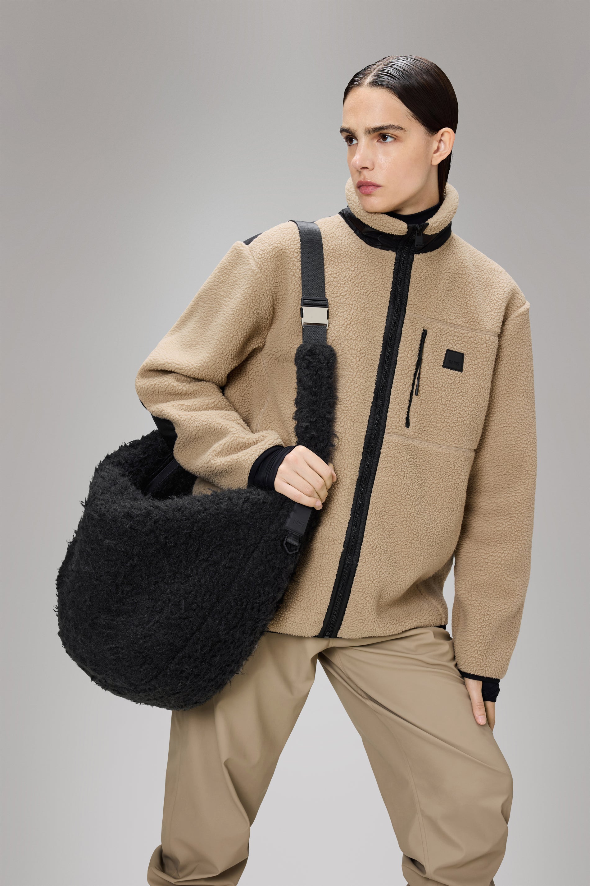 RAINS Valera Vision Shoulder Bag Large Black 23L H40 x D13 x W45 cm Crossbody