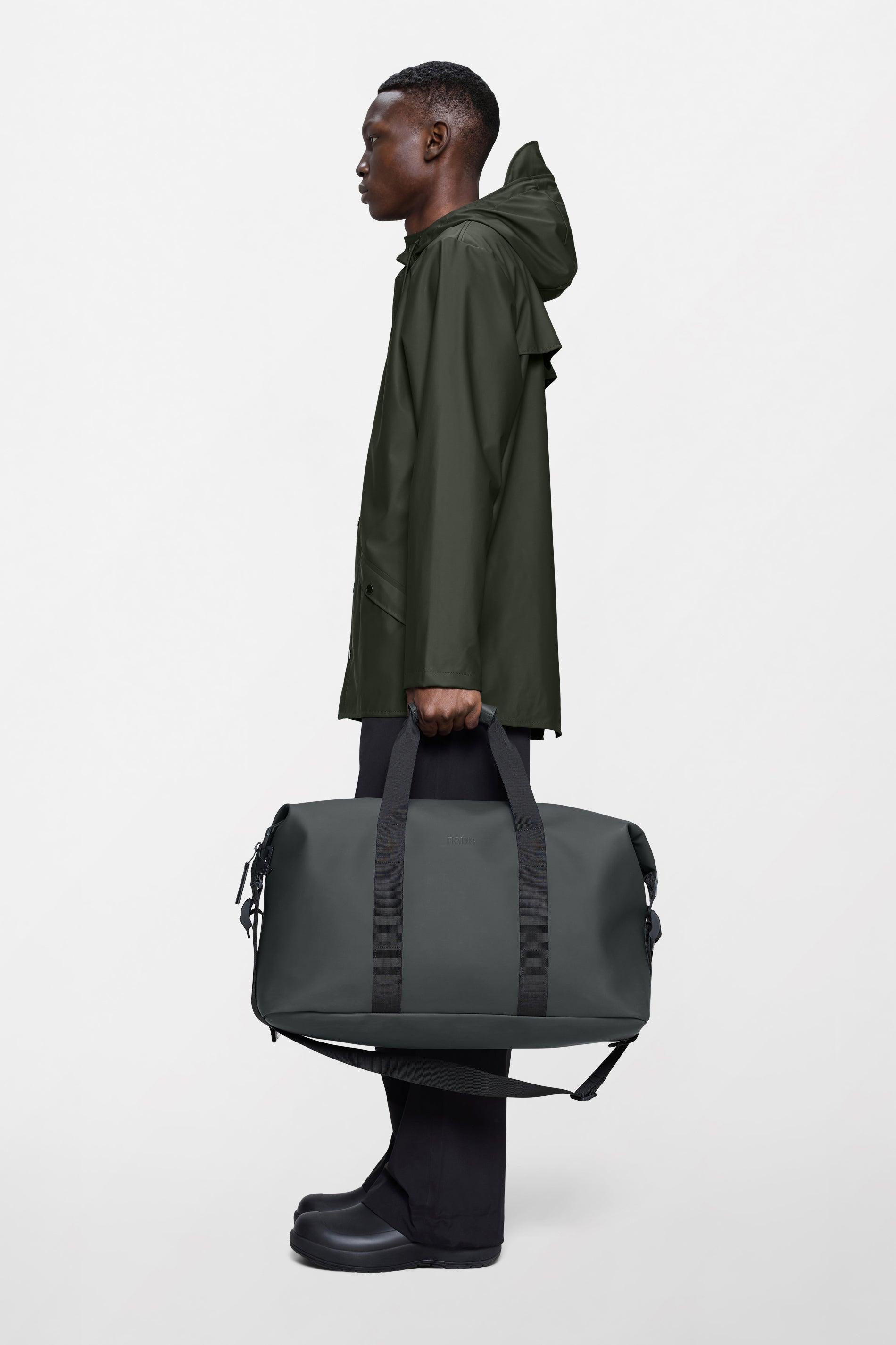 RAINS Hilo Weekend Bag Dark Grey 36L H27 x D26 x W52 cm Weekender