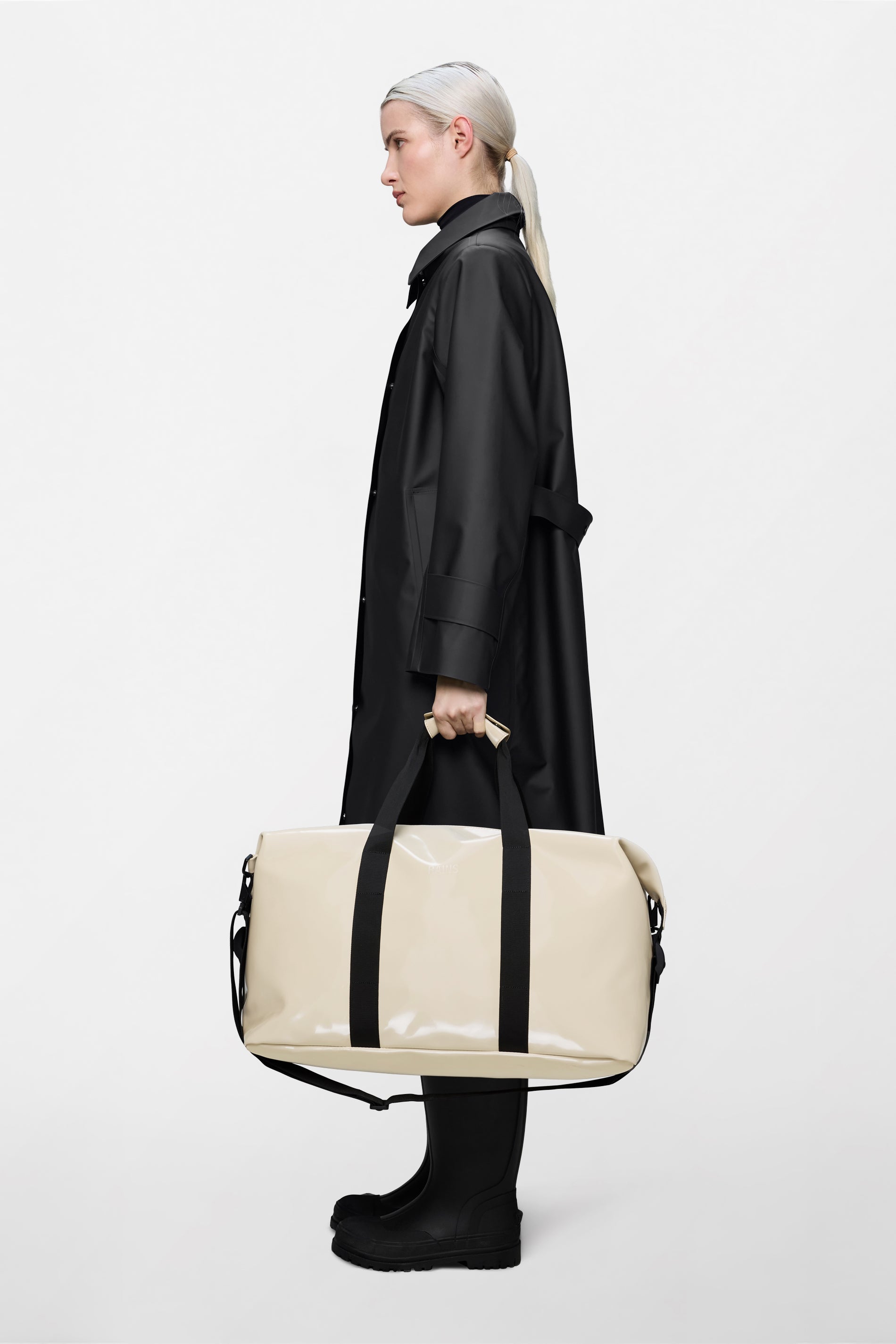 RAINS Hilo Weekend Bag Shore 36L H35 x D26 x W62 cm Weekender