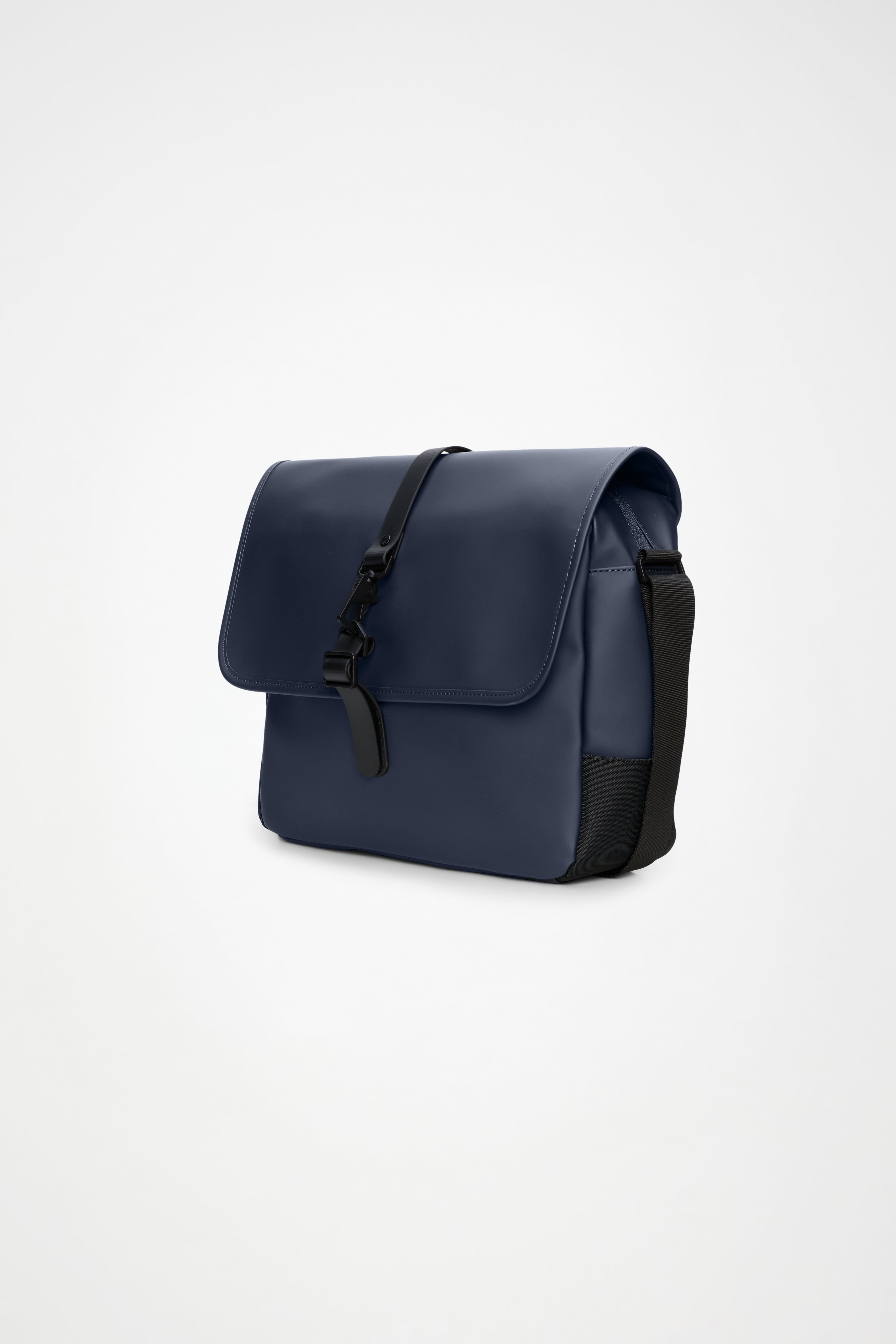 RAINS Messenger Bag Navy 11L H32 x D11 x W38 cm Messenger