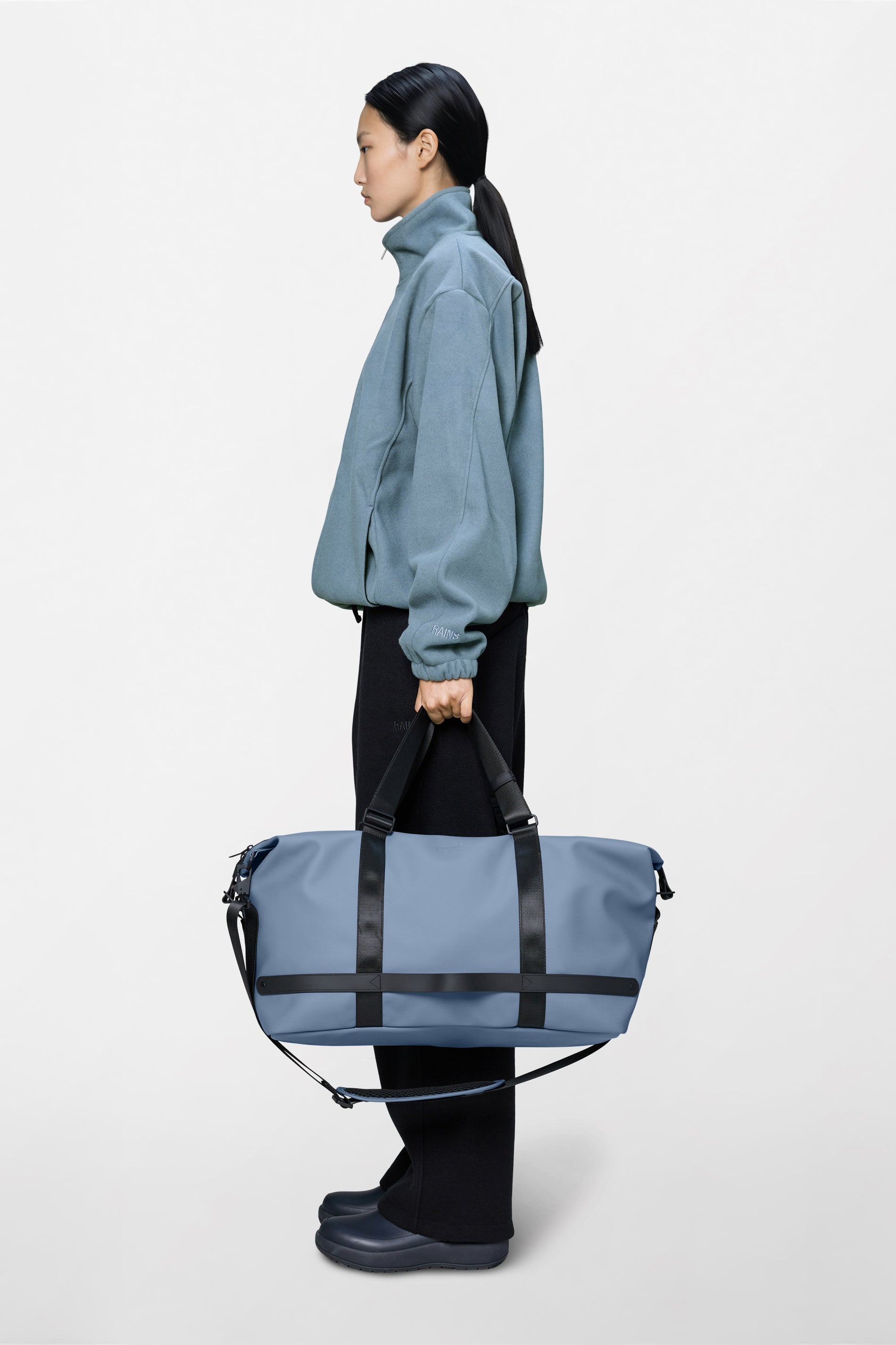 RAINS OTG Weekend Bag Blue Dusk 33L H28 x D22 x W50 cm Weekender